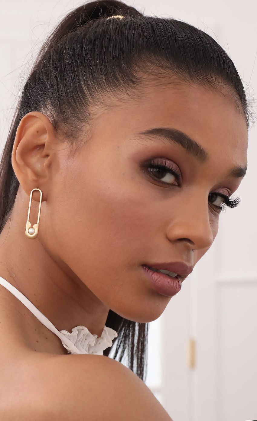 Picture Pin It Earring. Source: https://media-img.lucyinthesky.com/data/Sep20_2/850xAUTO/781A5731.JPG