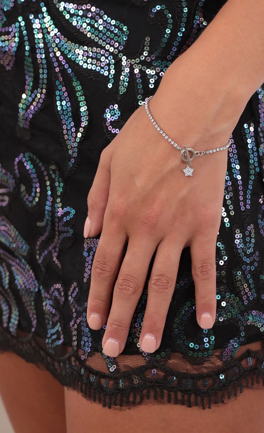 Picture Lone Star Crystal Bracelet in Silver. Source: https://media-img.lucyinthesky.com/data/Sep21_1/850xAUTO/1V9A3694.JPG
