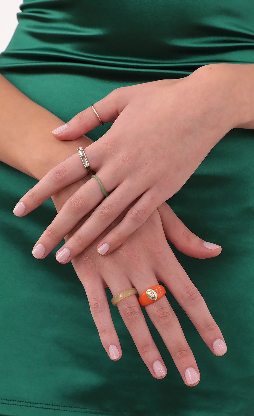 Picture Orange Blossom Ring Set. Source: https://media-img.lucyinthesky.com/data/Sep21_2/850xAUTO/1V9A1328.JPG