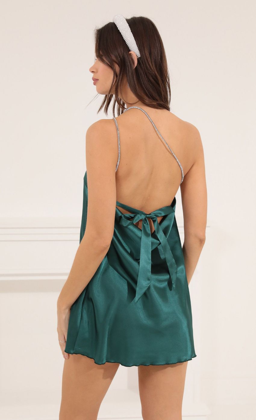 Picture One Shoulder Dress in Green. Source: https://media-img.lucyinthesky.com/data/Sep22/850xAUTO/c90bf932-69fa-4f72-af5f-f01198e6928a.jpeg