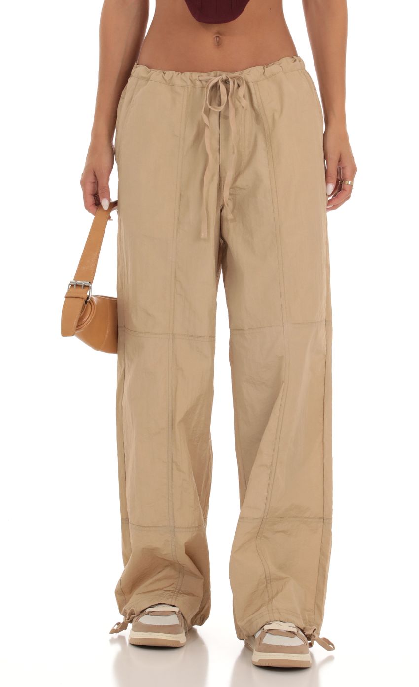 Picture Lightweight Pants in Brown. Source: https://media-img.lucyinthesky.com/data/Sep23/850xAUTO/0bab1bb5-d586-40bb-9e3a-5f7ee4b150f6.jpg