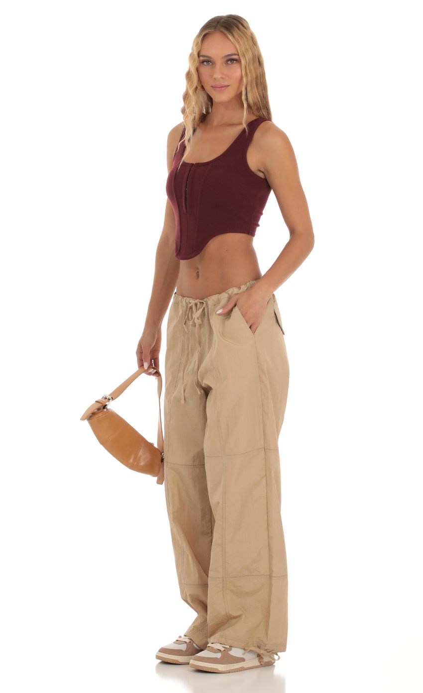 Picture Lightweight Pants in Brown. Source: https://media-img.lucyinthesky.com/data/Sep23/850xAUTO/0f2e7ad2-222a-49e2-97f2-066612c349c9.jpg