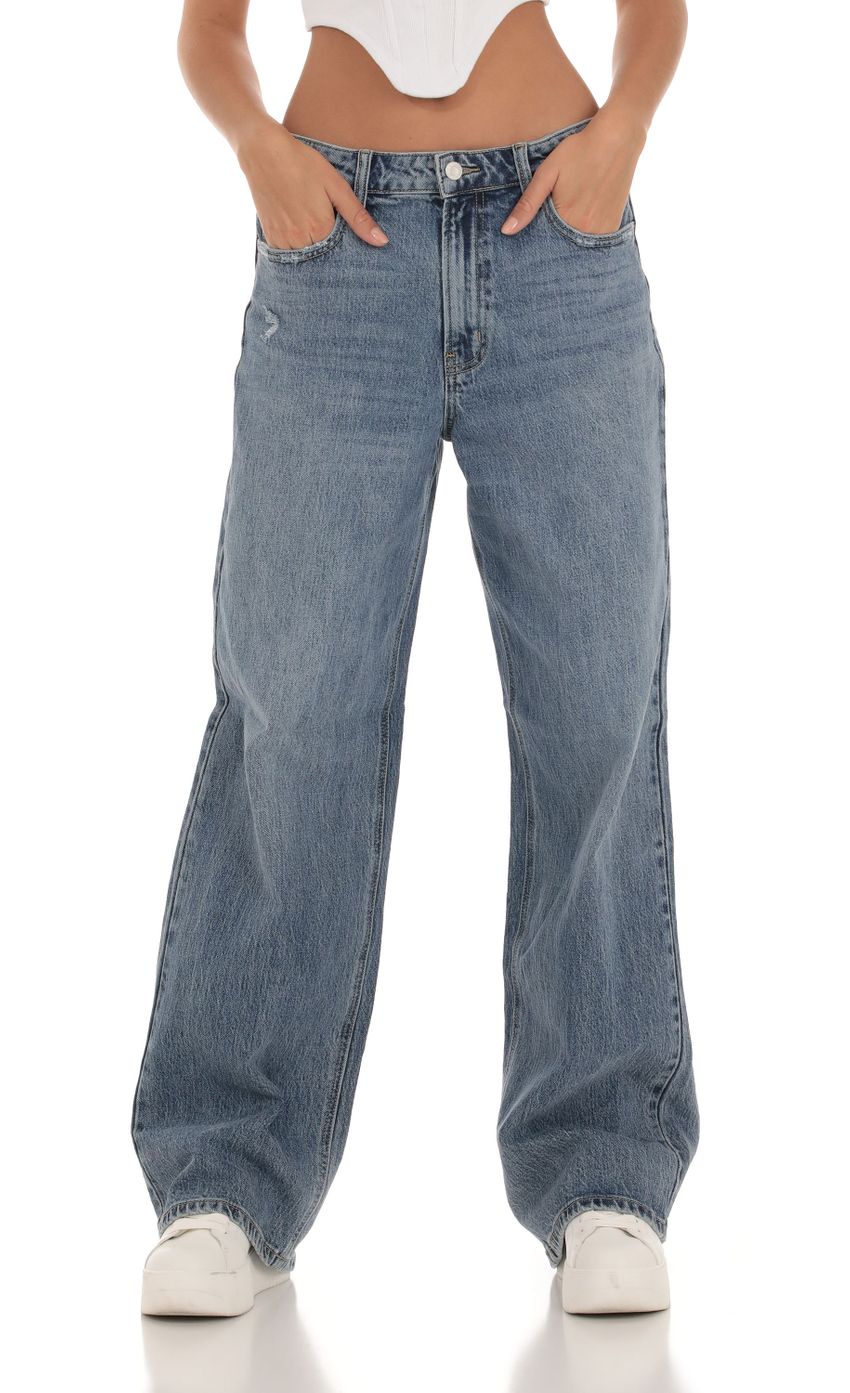 Picture Low Rise Straight Denim Jeans. Source: https://media-img.lucyinthesky.com/data/Sep23/850xAUTO/3abb986d-430d-4cc3-9366-9501c853ddbe.jpg