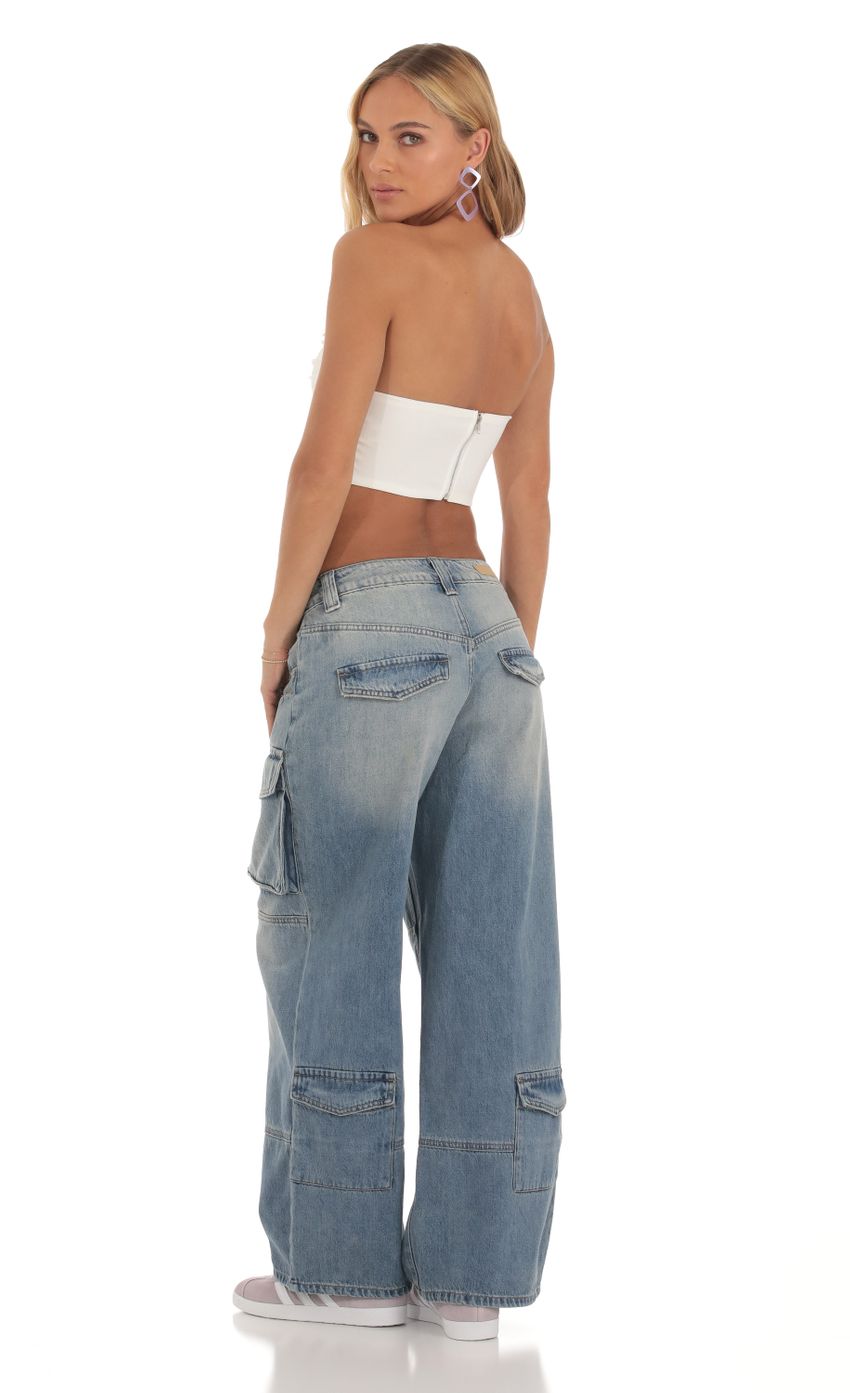 Picture Baggy Cargo Jeans in Denim. Source: https://media-img.lucyinthesky.com/data/Sep23/850xAUTO/425c48bf-3022-4889-8a12-4f60665106b8.jpg