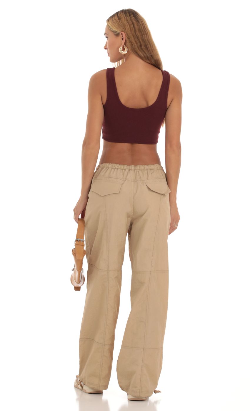Picture Lightweight Pants in Brown. Source: https://media-img.lucyinthesky.com/data/Sep23/850xAUTO/6d275bc4-6a3e-4a2e-8279-c18bc76ae6b9.jpg