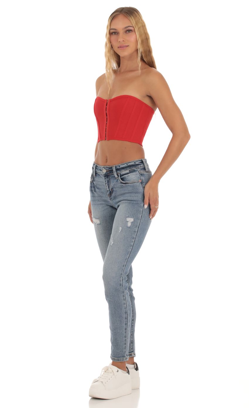 Picture Skinny Denim Jeans. Source: https://media-img.lucyinthesky.com/data/Sep23/850xAUTO/a91afab6-ccf9-4ba3-bb3a-76f44ecfc90f.jpg
