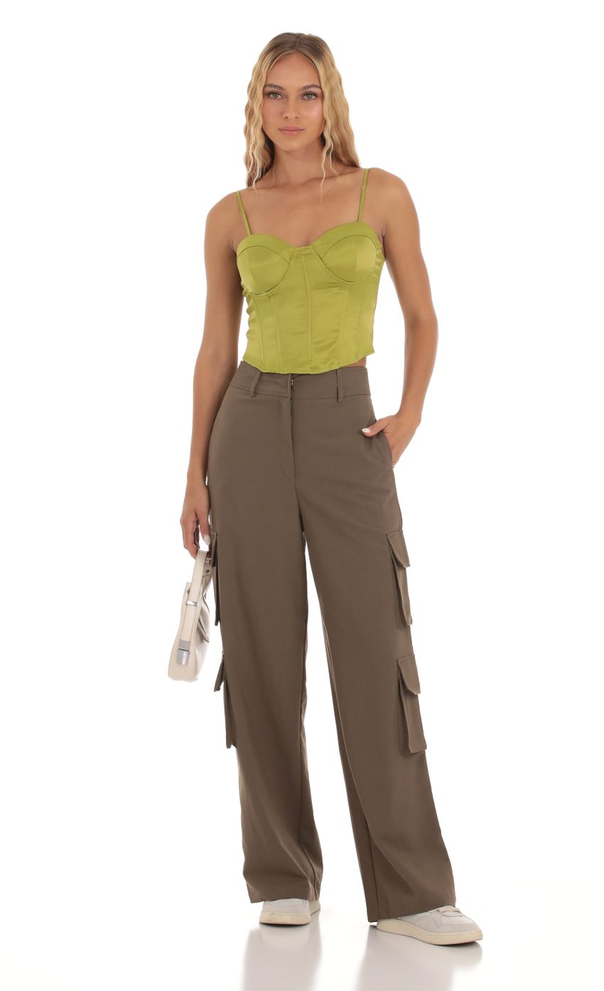 Picture Cargo Pants in Brown. Source: https://media-img.lucyinthesky.com/data/Sep23/850xAUTO/aba47c7b-7cf9-409e-841f-4e17090d4585.jpg