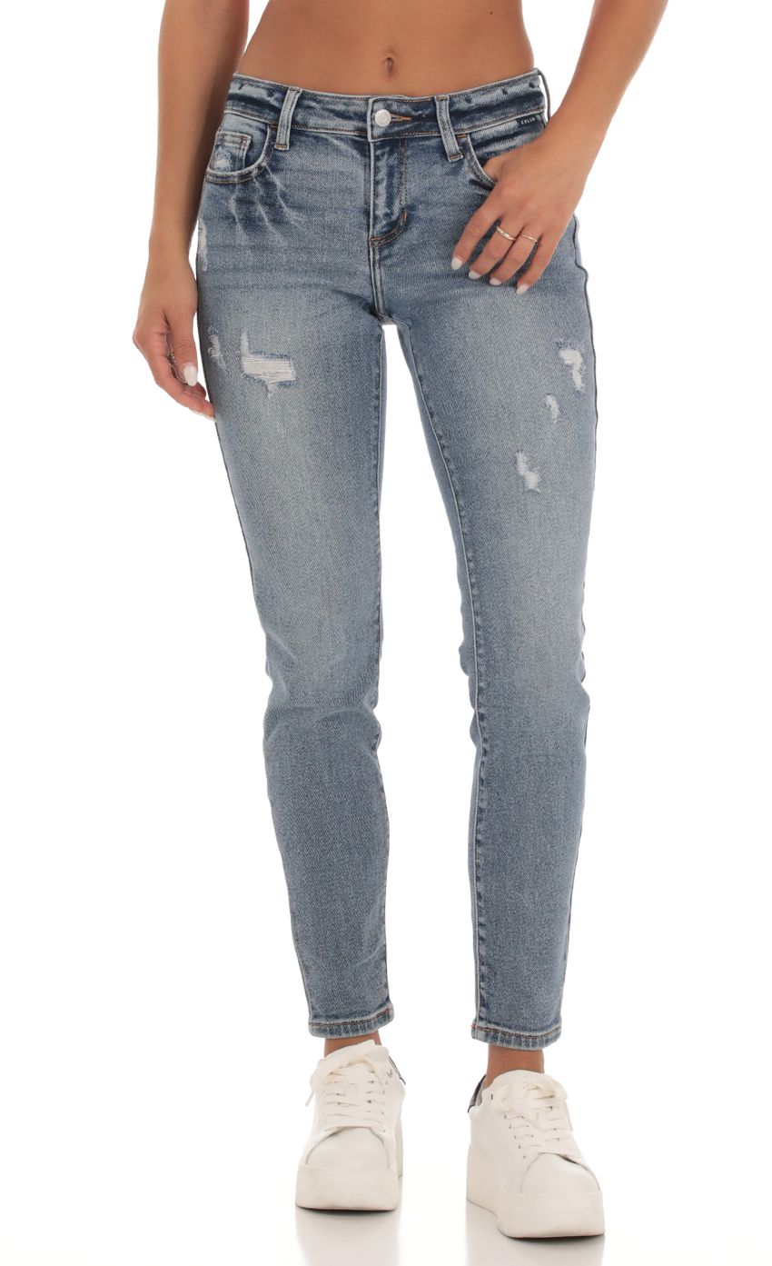 Picture Skinny Denim Jeans. Source: https://media-img.lucyinthesky.com/data/Sep23/850xAUTO/f07bfdf7-a46a-4218-978f-b5901ba3aa61.jpg