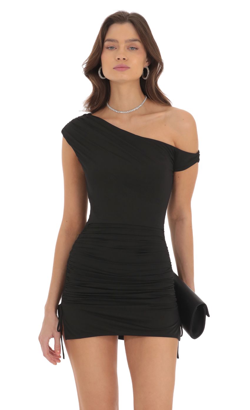 Picture Off Shoulder Ruched Bodycon Dress in Black. Source: https://media-img.lucyinthesky.com/data/Sep24/850xAUTO/56b7e031-7c35-418a-b8ec-9be3f6387381.jpg