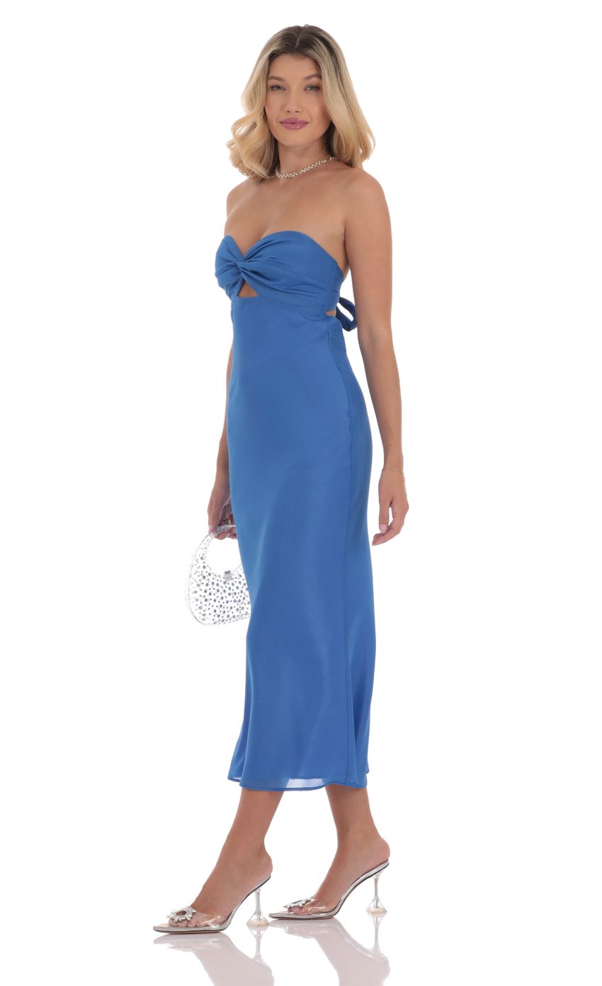 Picture Twist Cutout Midi Dress in Blue. Source: https://media-img.lucyinthesky.com/data/Sep24/850xAUTO/bfe50a4d-4533-4d1c-96bc-aaf5477e1f57.jpg