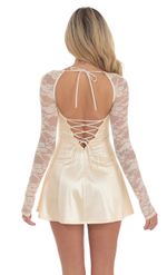 Изображение товара для Атласное платье с кружевными рукавами