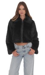 Изображение товара для Шуба из эко-меха молочного оттенка