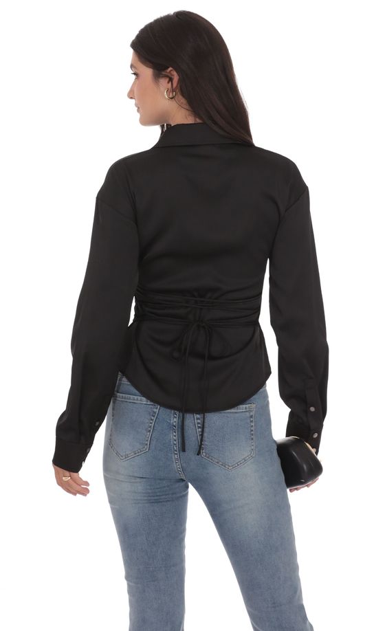 Черная рубашка на пуговицах