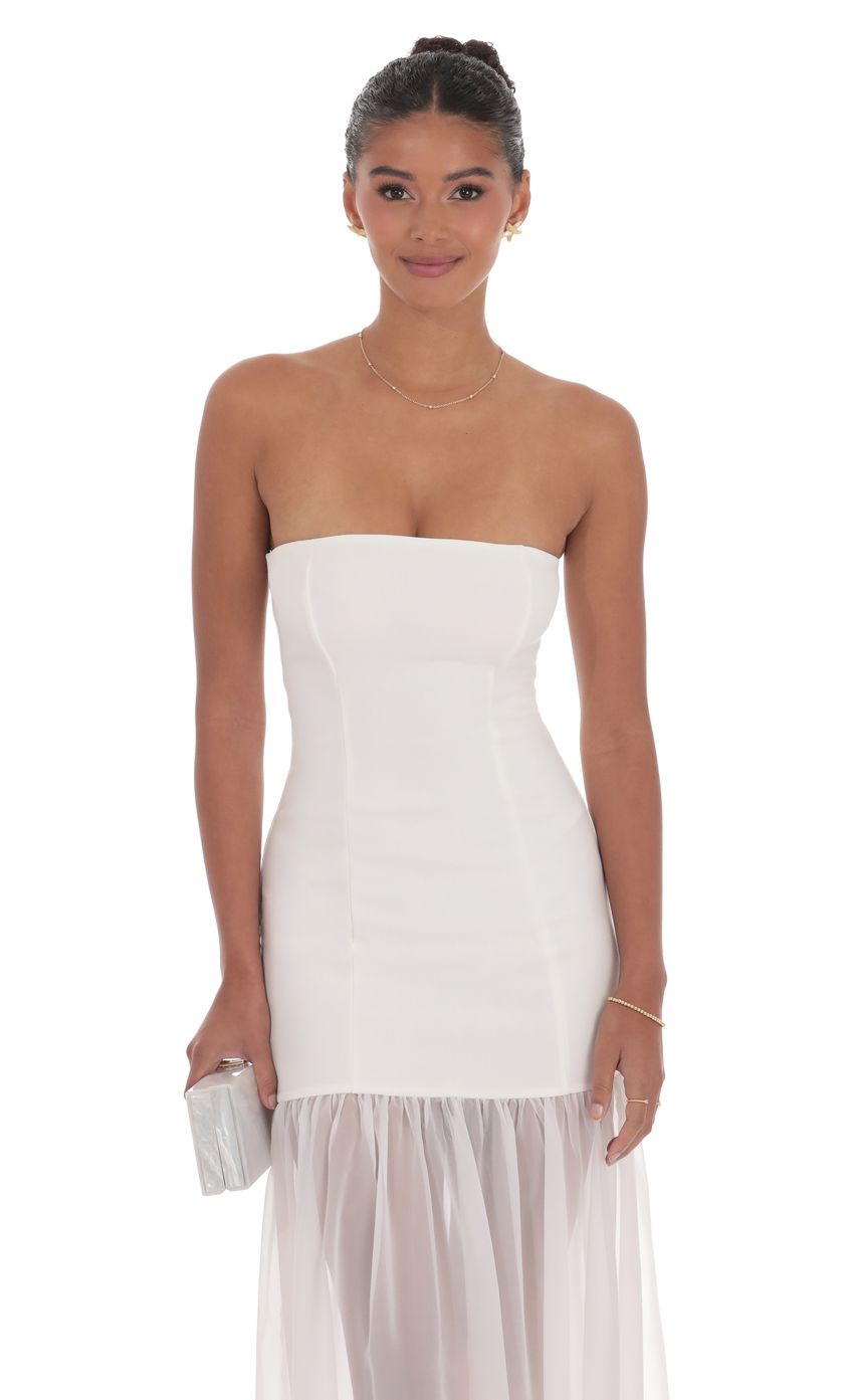 Picture Strapless Chiffon Drop Skirt Maxi Dress in White. Source: https://media-img.lucyinthesky.com/data/product-media/850xAUTO/05c1b81f-9bb7-482f-a1cc-2e183d112755.jpg