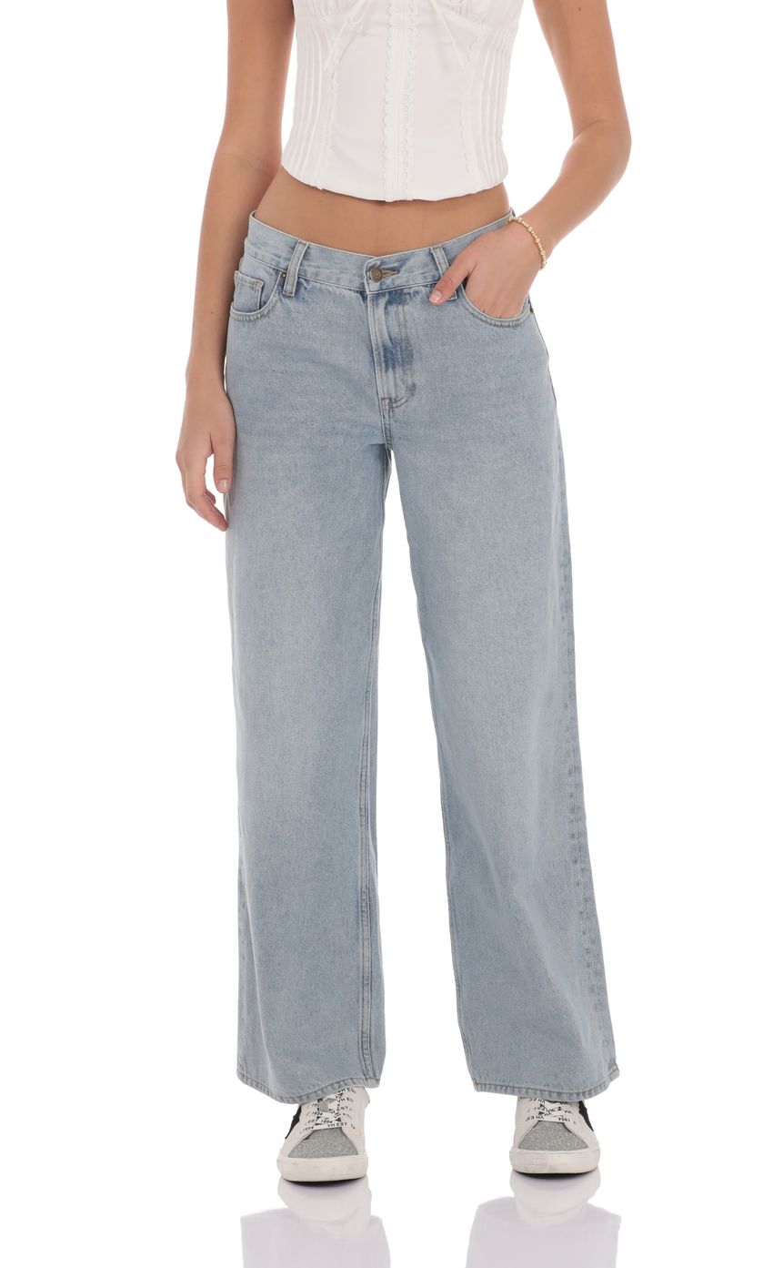 Picture Low Rise Baggy Jeans in Light Blue. Source: https://media-img.lucyinthesky.com/data/product-media/850xAUTO/24f931a2-ed88-4d91-8cef-d0830d1ed16e.jpg