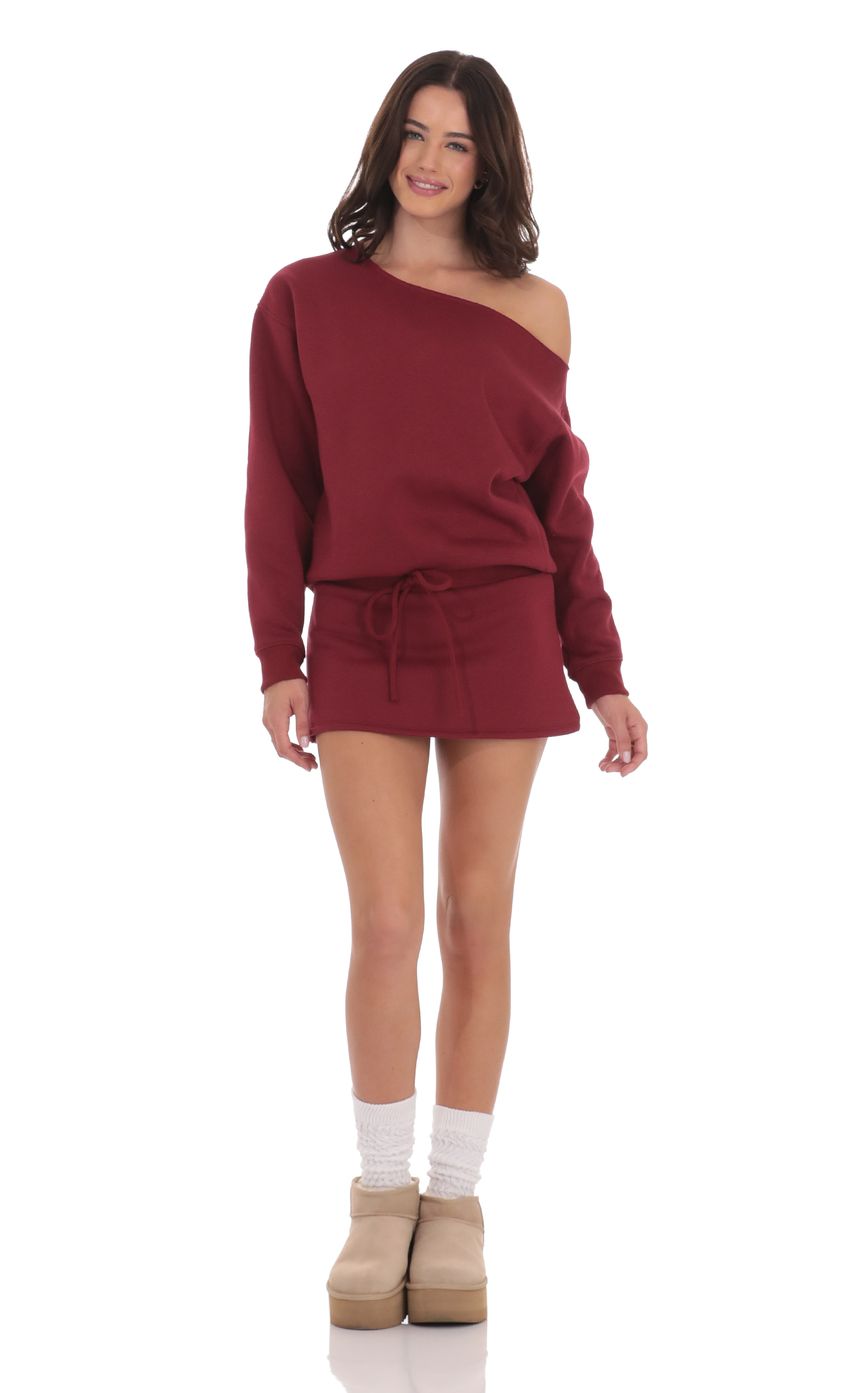 Picture Cut Off Shoulder Jumper in Maroon. Source: https://media-img.lucyinthesky.com/data/product-media/850xAUTO/301048aa-483b-4c71-99d0-718fb0a83e56.jpg