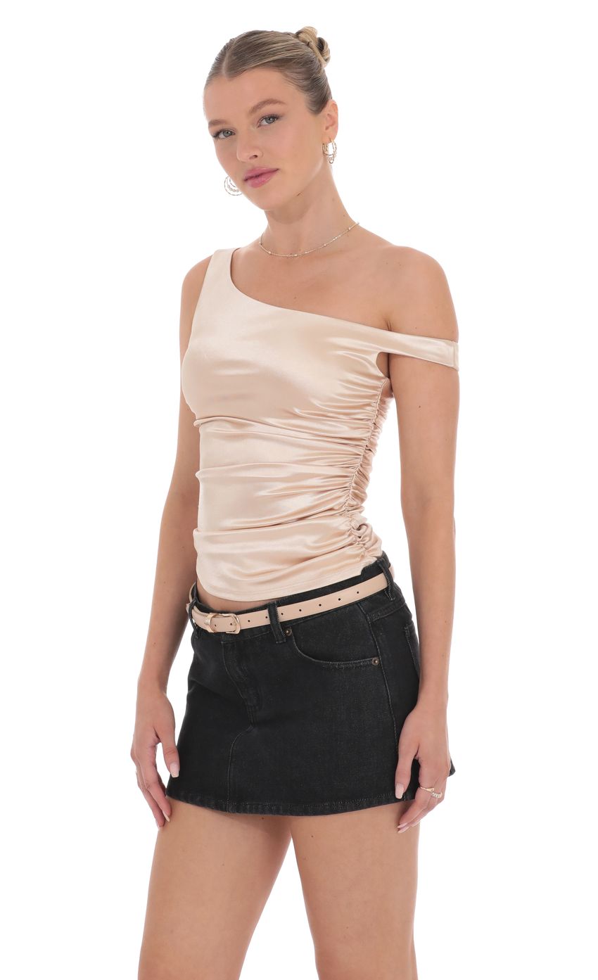 Picture Satin Off Shoulder Top in Champagne. Source: https://media-img.lucyinthesky.com/data/product-media/850xAUTO/33651cb2-012d-47c1-a52a-5fa3db4506d0.jpg