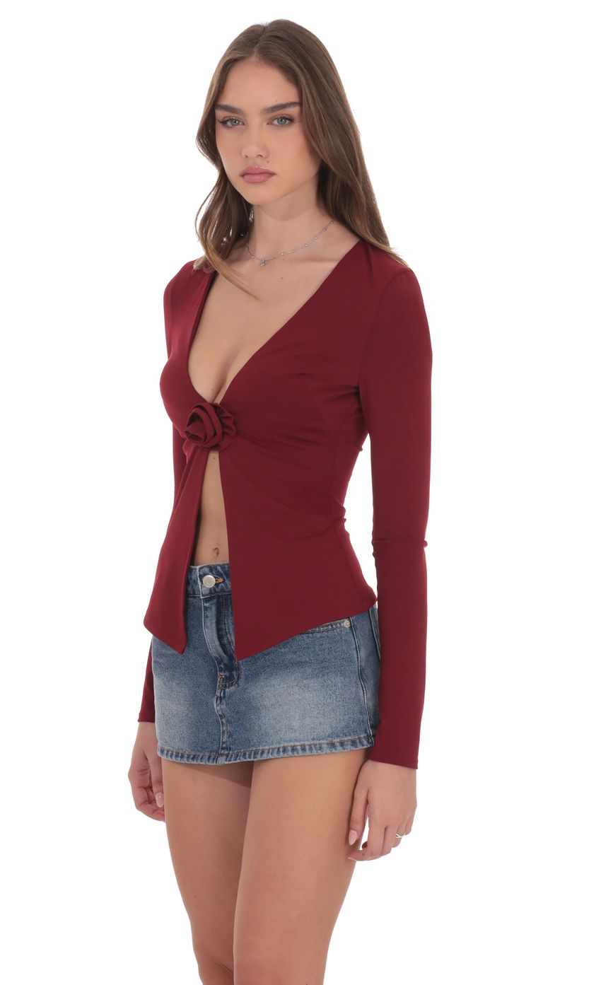 Изображение товара для Топ с розой и летящими деталями бордовый