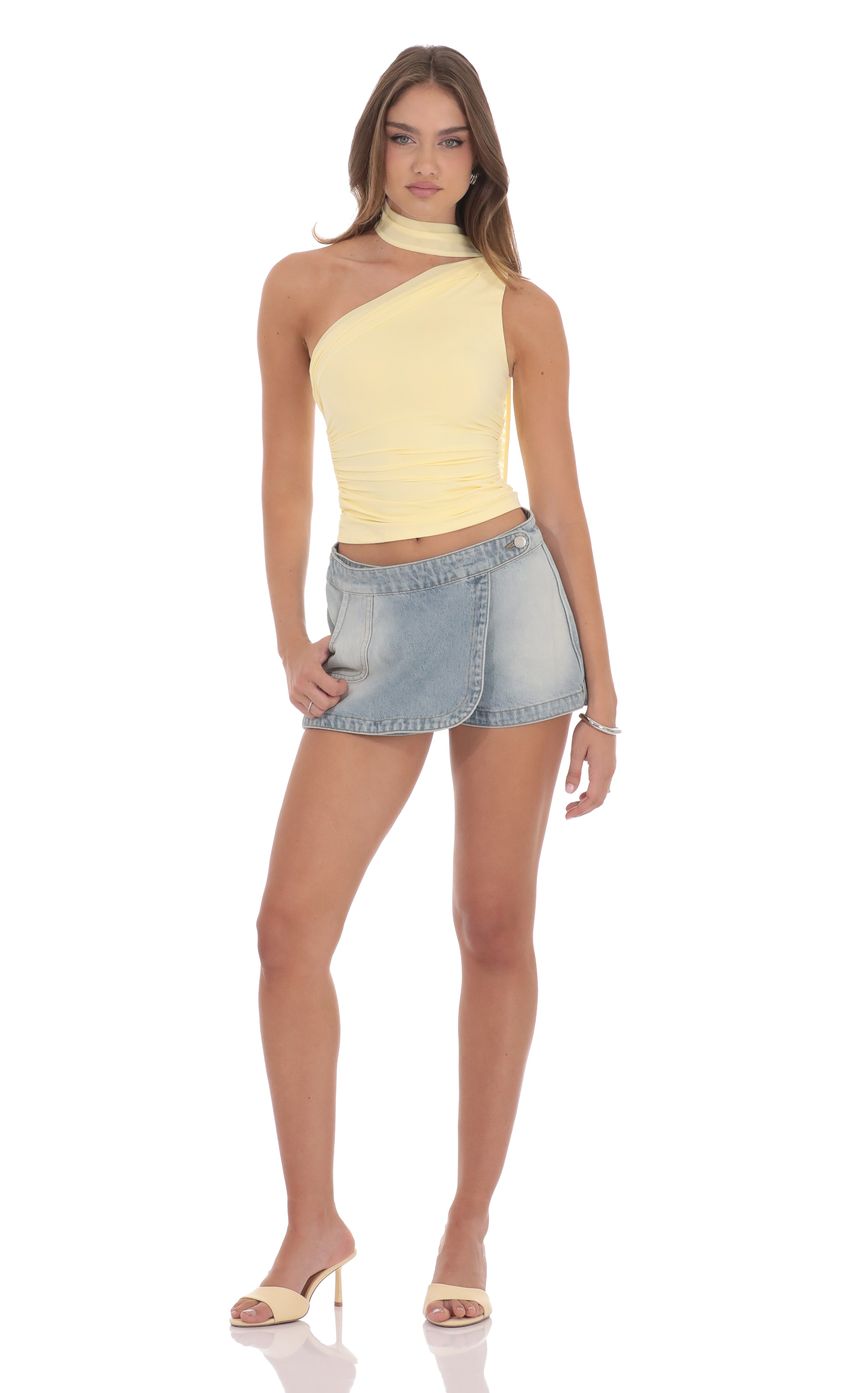 Picture Scarf Halter Top in Yellow. Source: https://media-img.lucyinthesky.com/data/product-media/850xAUTO/57c3a770-b8f1-419a-81e7-edc16e0e392e.jpg