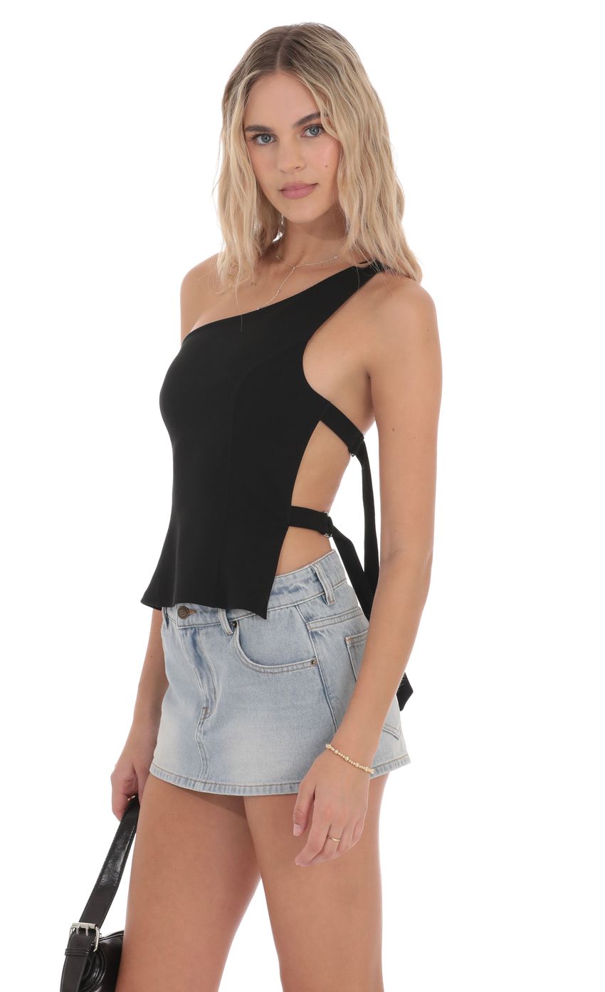 Picture Strappy One Shoulder Top in Black. Source: https://media-img.lucyinthesky.com/data/product-media/850xAUTO/5c4a429c-d464-4b6f-8645-60c1375b792d.jpg