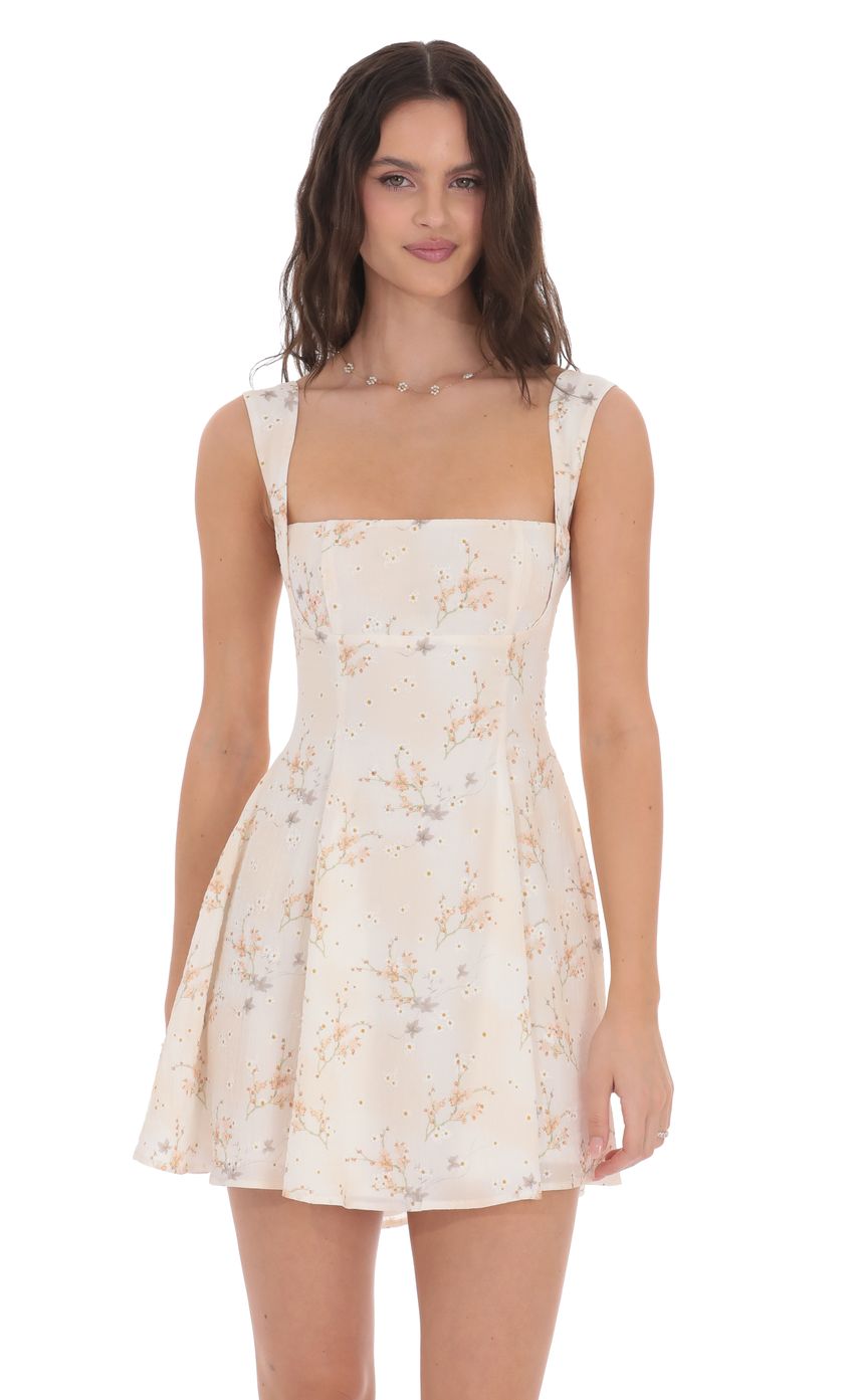 Picture Floral Fit and Flare Dress in Cream Swirl. Source: https://media-img.lucyinthesky.com/data/product-media/850xAUTO/66b5fd37-9ee4-4734-86f0-84b170037134.jpg