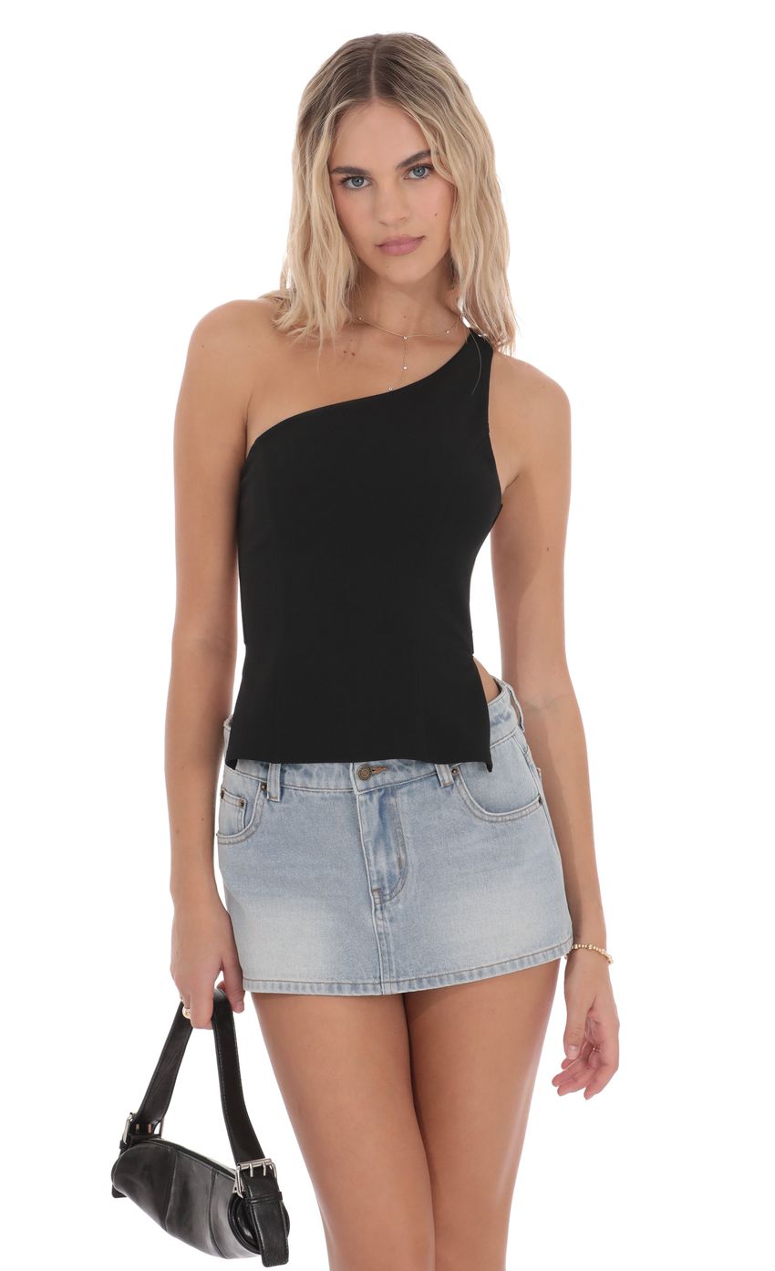 Picture Strappy One Shoulder Top in Black. Source: https://media-img.lucyinthesky.com/data/product-media/850xAUTO/7bb9e72e-107e-492a-b900-285746614ed1.jpg