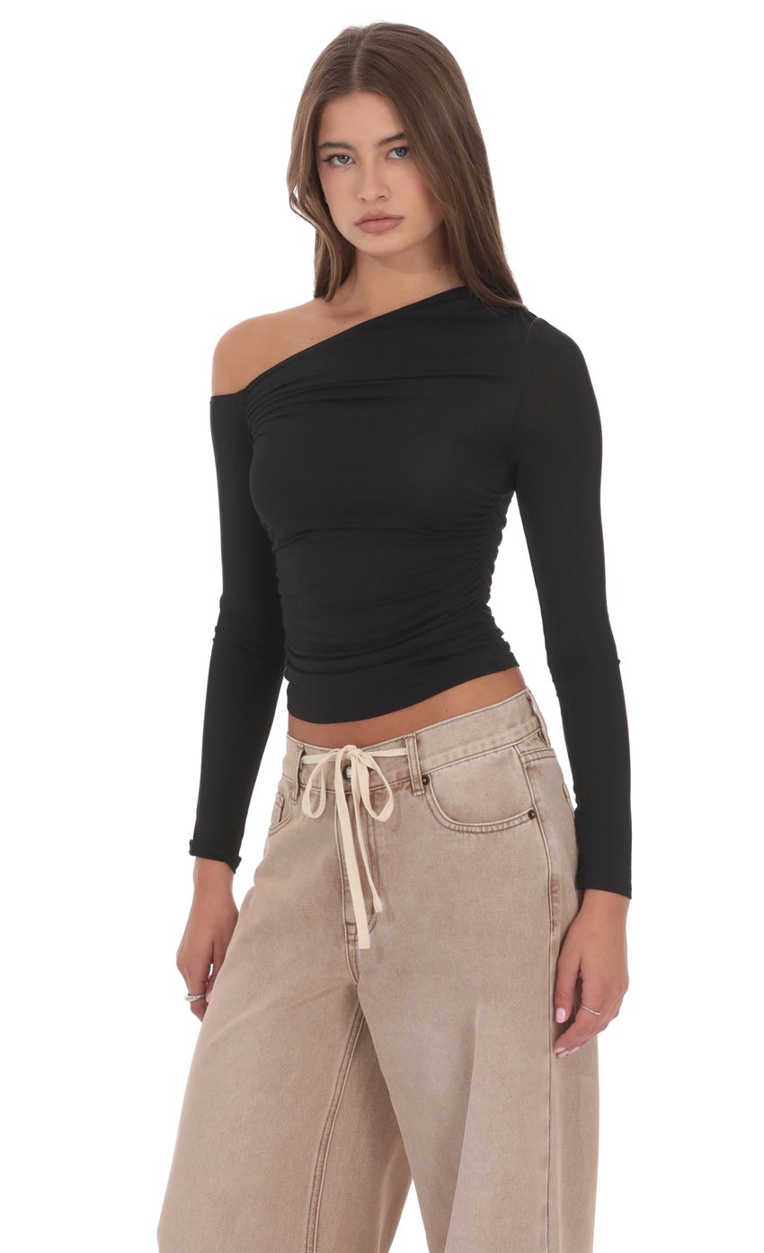 Изображение товара для Топ с открытыми плечами в чёрном цвете