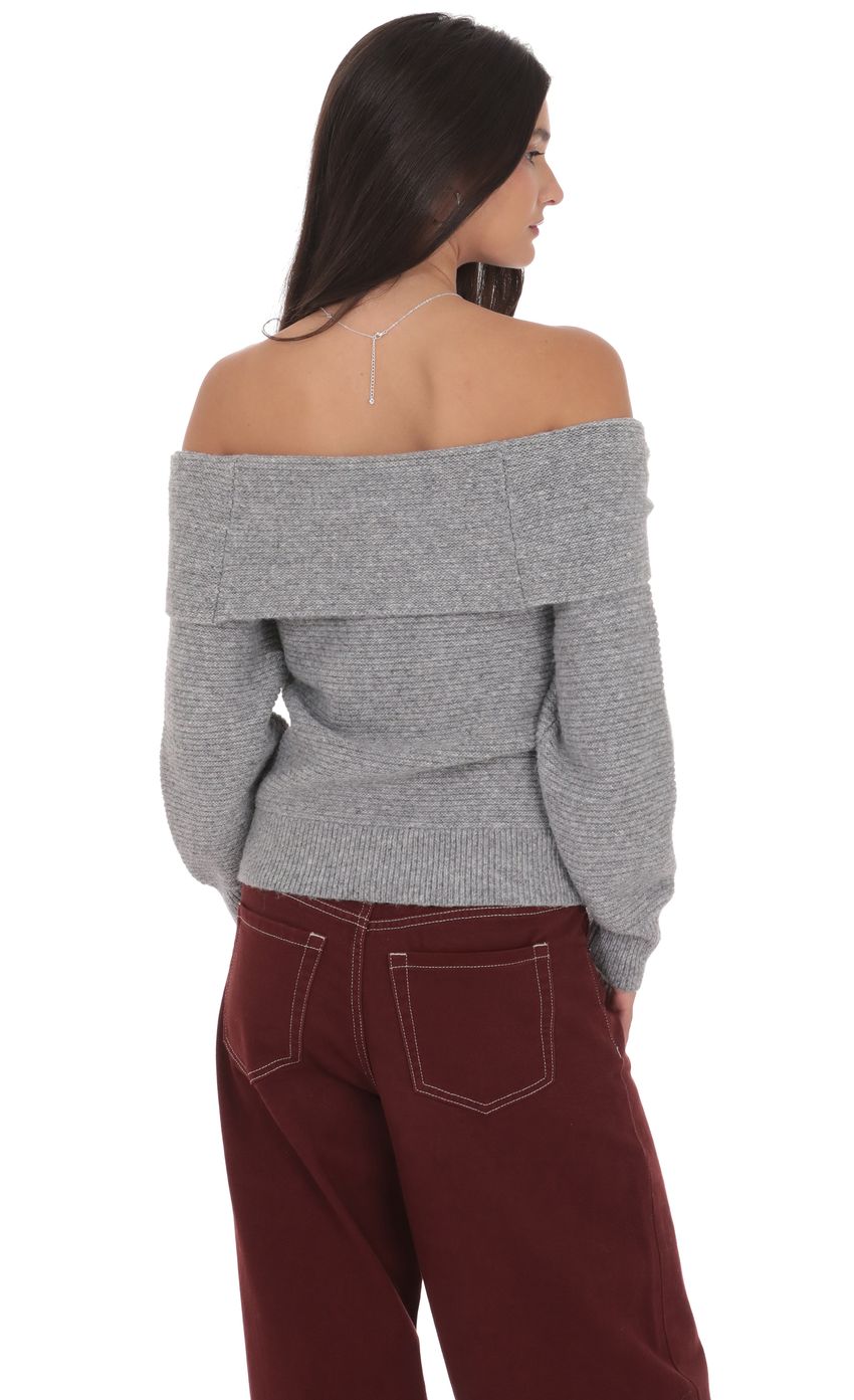 Изображение товара для Джемпер с розой и открытыми плечами