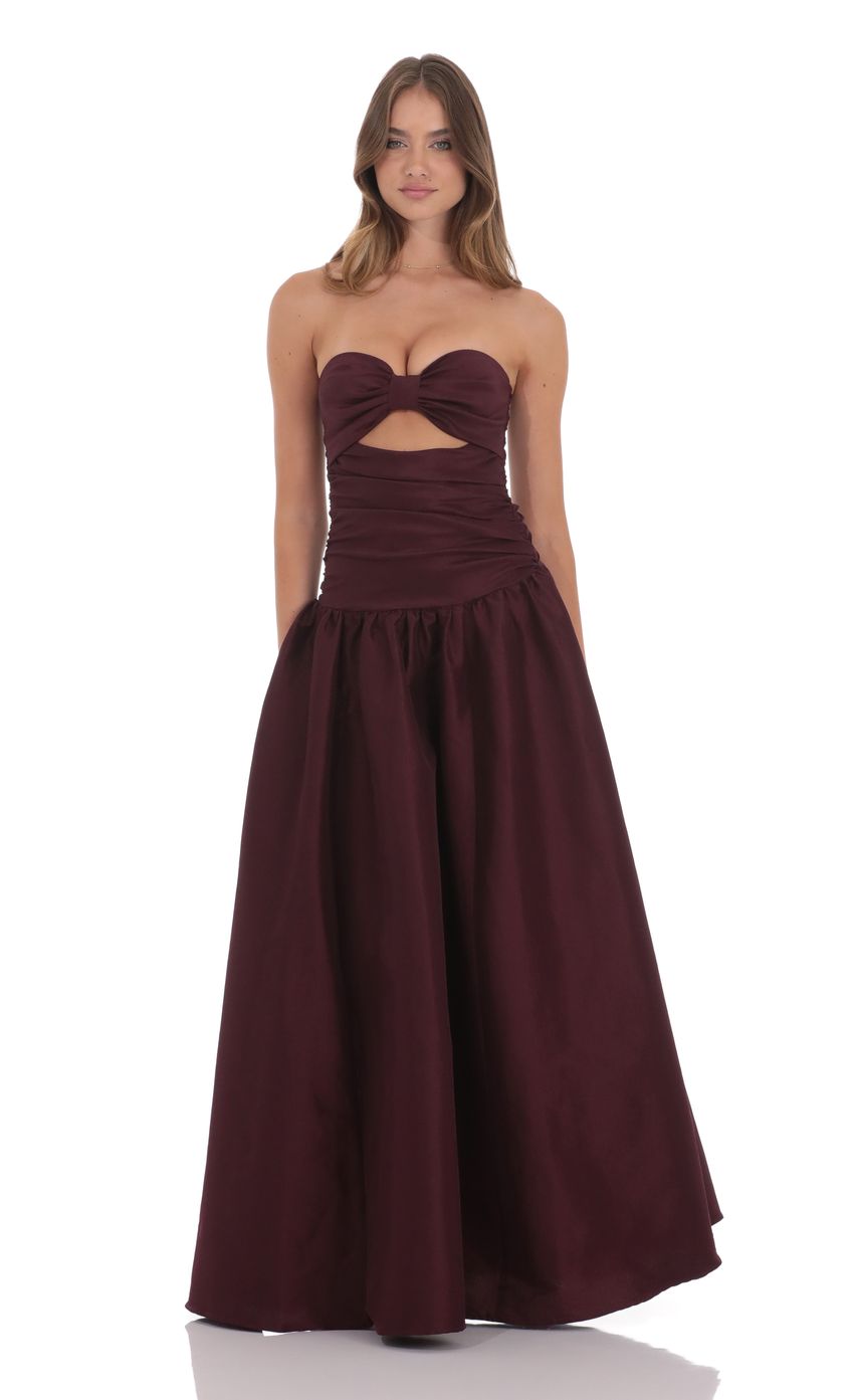 Picture Cutout Drop Waist Strapless Maxi Dress in Wine. Source: https://media-img.lucyinthesky.com/data/product-media/850xAUTO/92c0bcb6-cdf9-4f32-80a5-4ec05626f55f.jpg