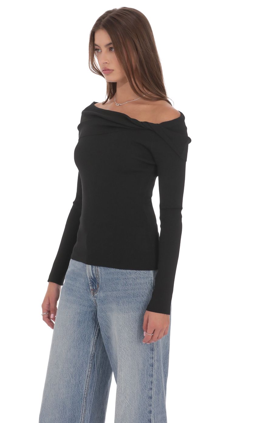 Изображение товара для Джемпер с асимметричным вырезом в черном цвете