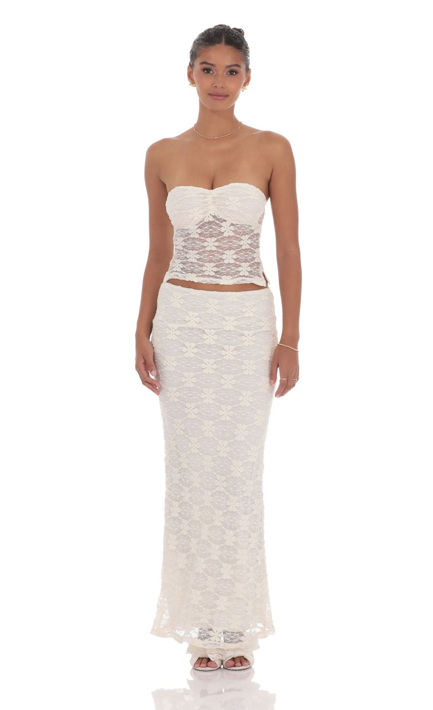 Picture Lace Sheer Top in Cream. Source: https://media-img.lucyinthesky.com/data/product-media/850xAUTO/a50dd225-553c-4cde-b5c1-874f9e966cf8.jpg