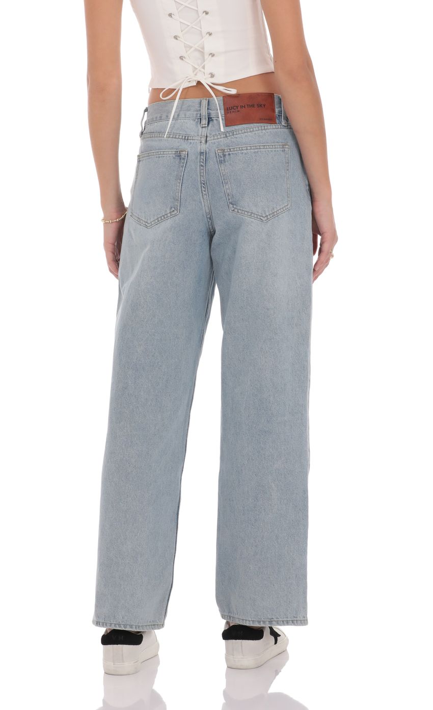 Picture Low Rise Baggy Jeans in Light Blue. Source: https://media-img.lucyinthesky.com/data/product-media/850xAUTO/aadf9181-0184-430f-9c16-2f6224126edd.jpg