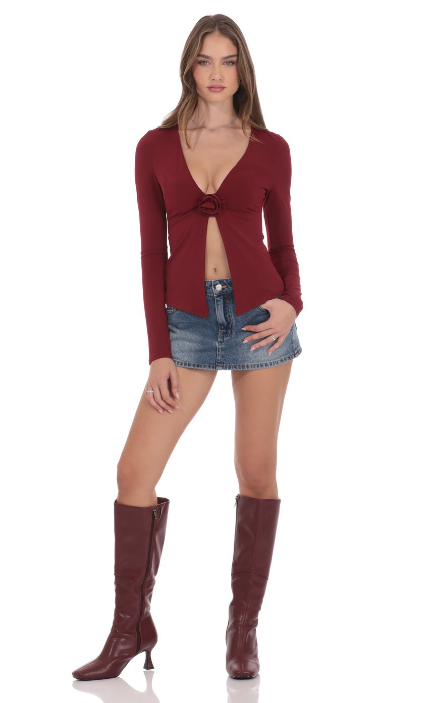 Изображение товара для Топ с розой и летящими деталями бордовый