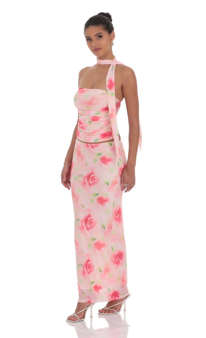 Picture Floral Mesh Maxi Skirt in Pink. Source: https://media-img.lucyinthesky.com/data/product-media/850xAUTO/afd09e4b-5da8-40b4-87a4-5b9249b4887a.jpg