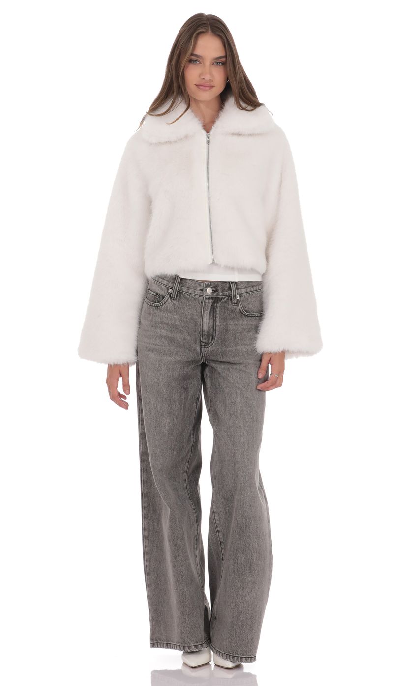 Изображение товара для Шуба из эко-меха молочного оттенка