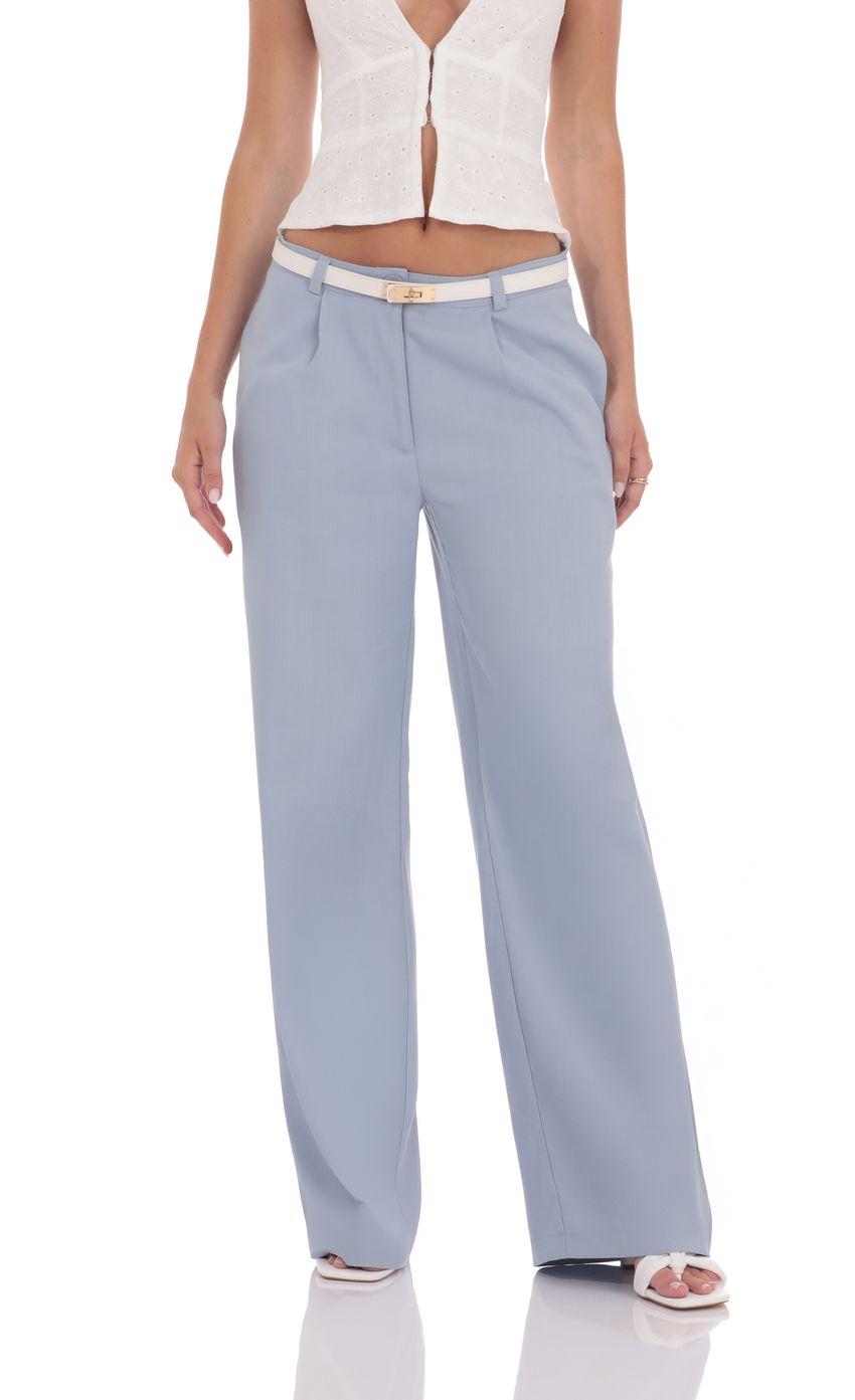 Picture Wide Leg Linen Pants in Sky Blue. Source: https://media-img.lucyinthesky.com/data/product-media/850xAUTO/e3687223-39b7-4052-ac26-01dcd7b77000.jpg