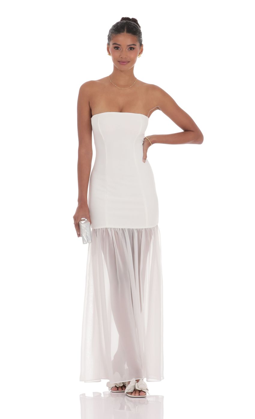 Picture Strapless Chiffon Drop Skirt Maxi Dress in White. Source: https://media-img.lucyinthesky.com/data/product-media/850xAUTO/f57b0ffd-ed02-41da-84bd-b4a1cd6a2a77.jpg
