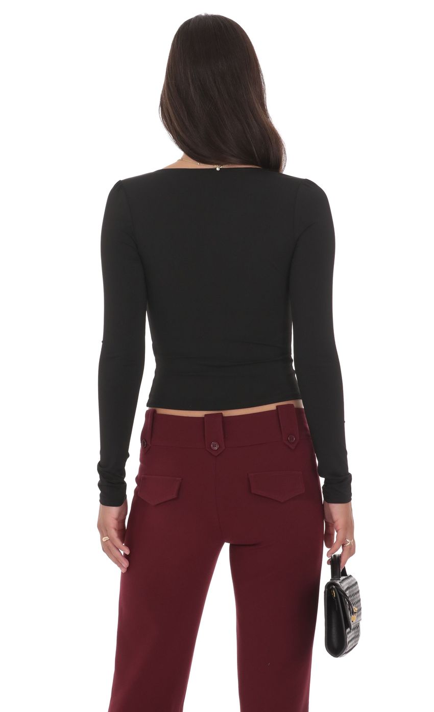 Изображение товара для Топ с драпированным воротом и длинными рукавами