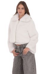 Изображение товара для Шуба из эко-меха молочного оттенка