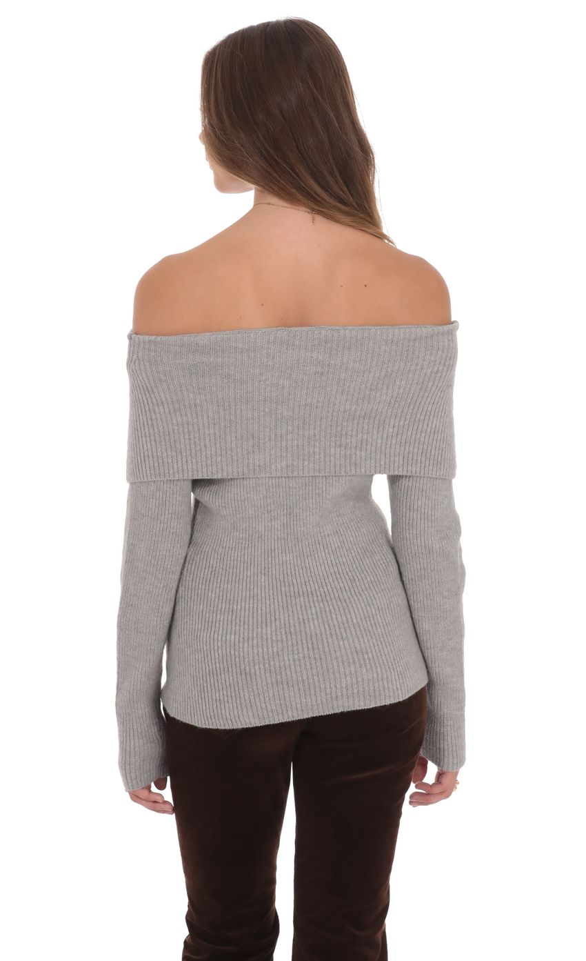 Изображение товара для Джемпер с открытыми плечами светло-голубого оттенка