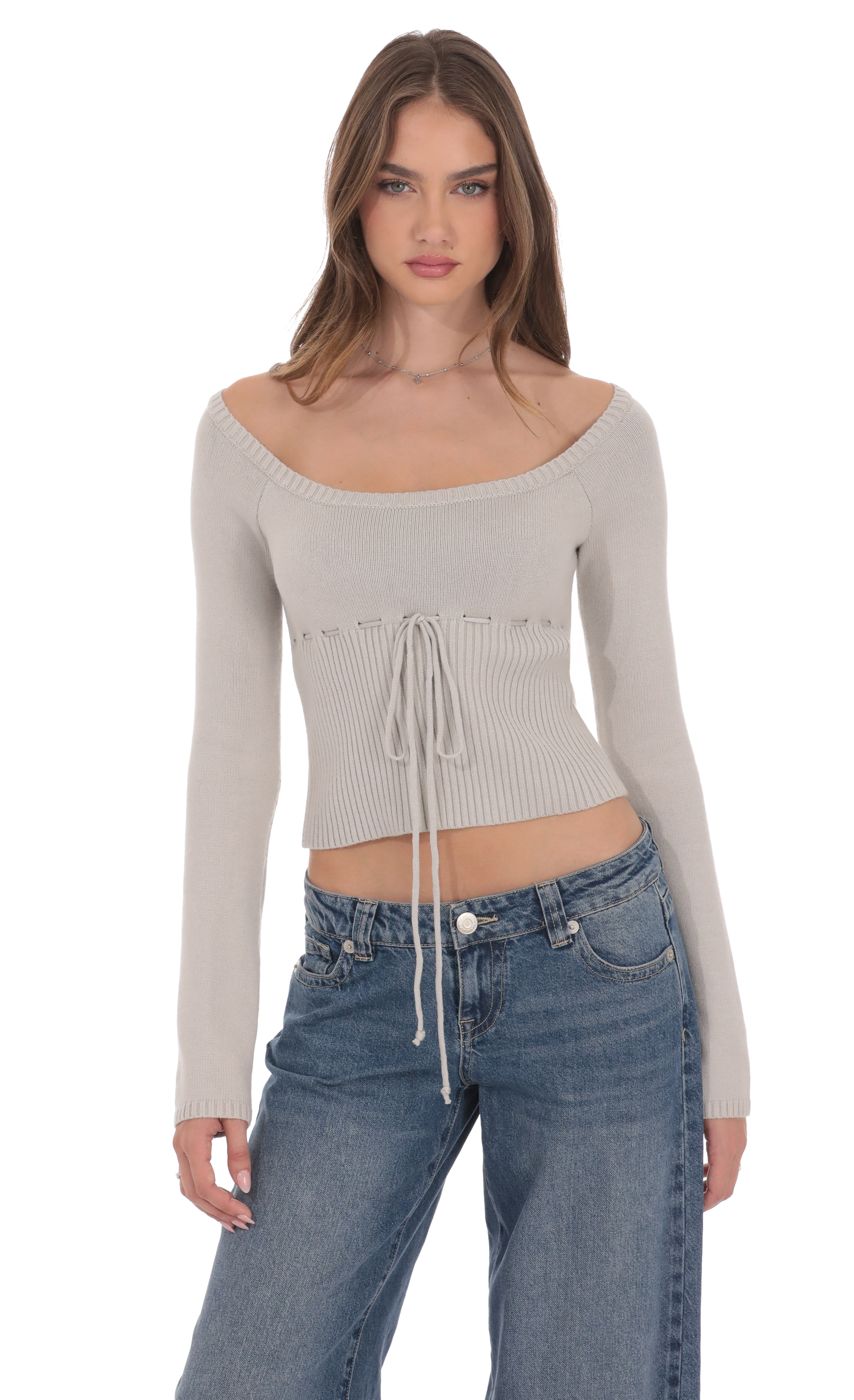 Трикотажный топ с акцентом на талии в сером цвете