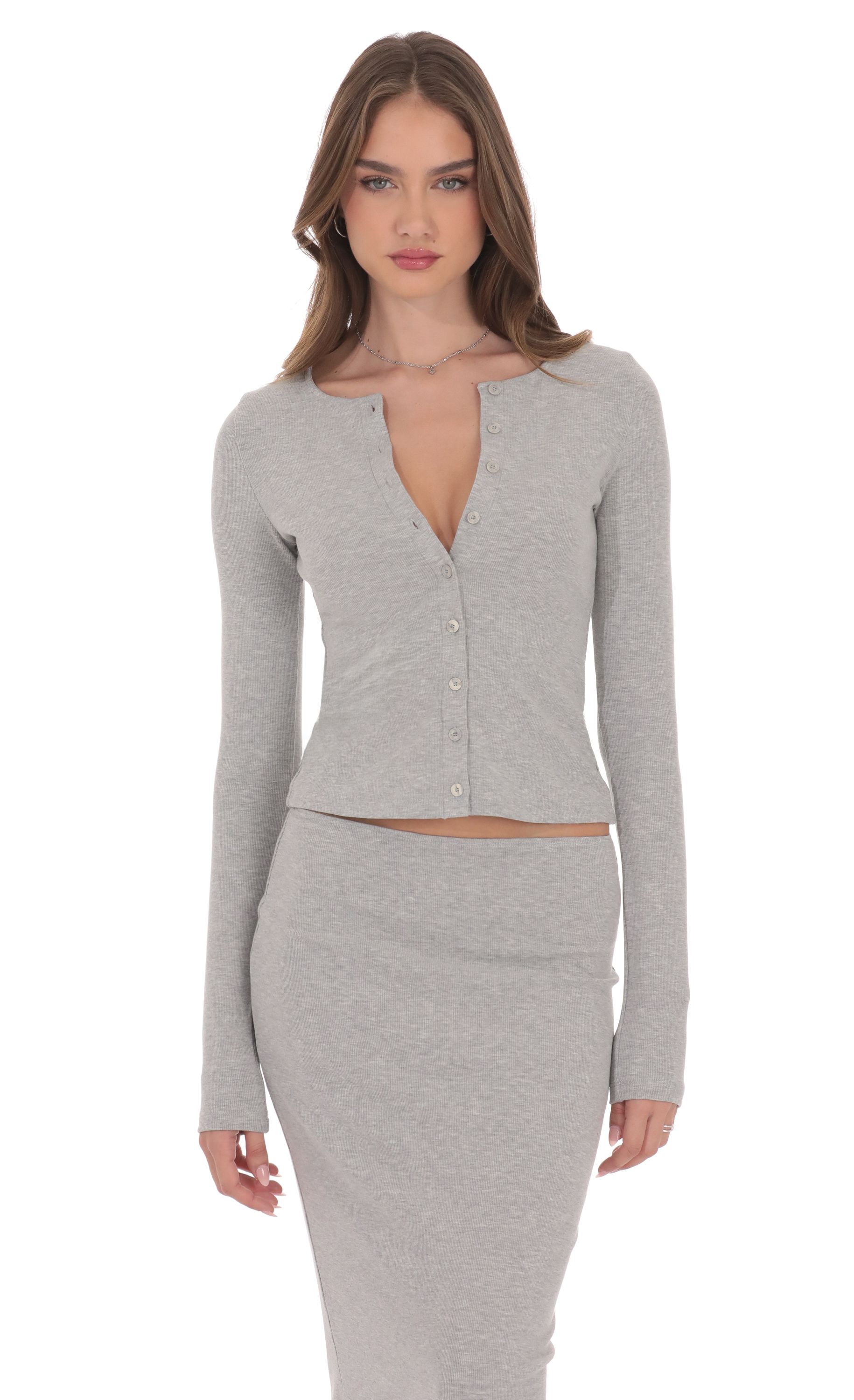 Топ на пуговицах серого цвета